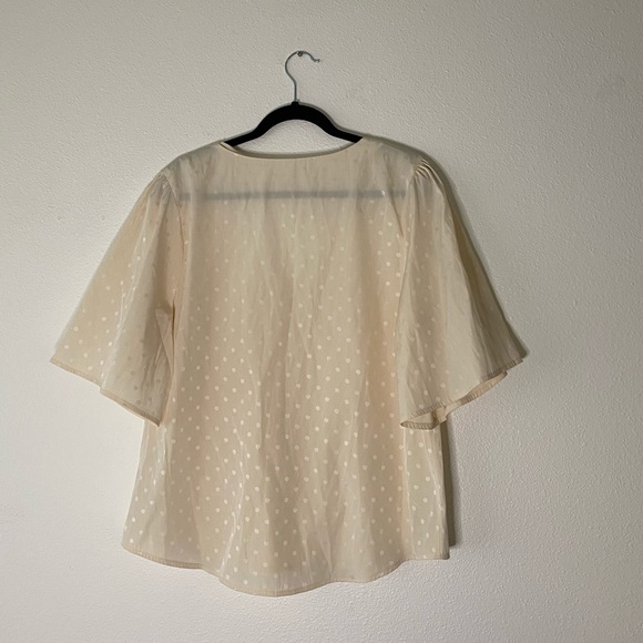 ✨ 2 for $40 SALE | Leith | Cream Polka Dot Flutter Sleeve Blouse - Picture 7 of 9